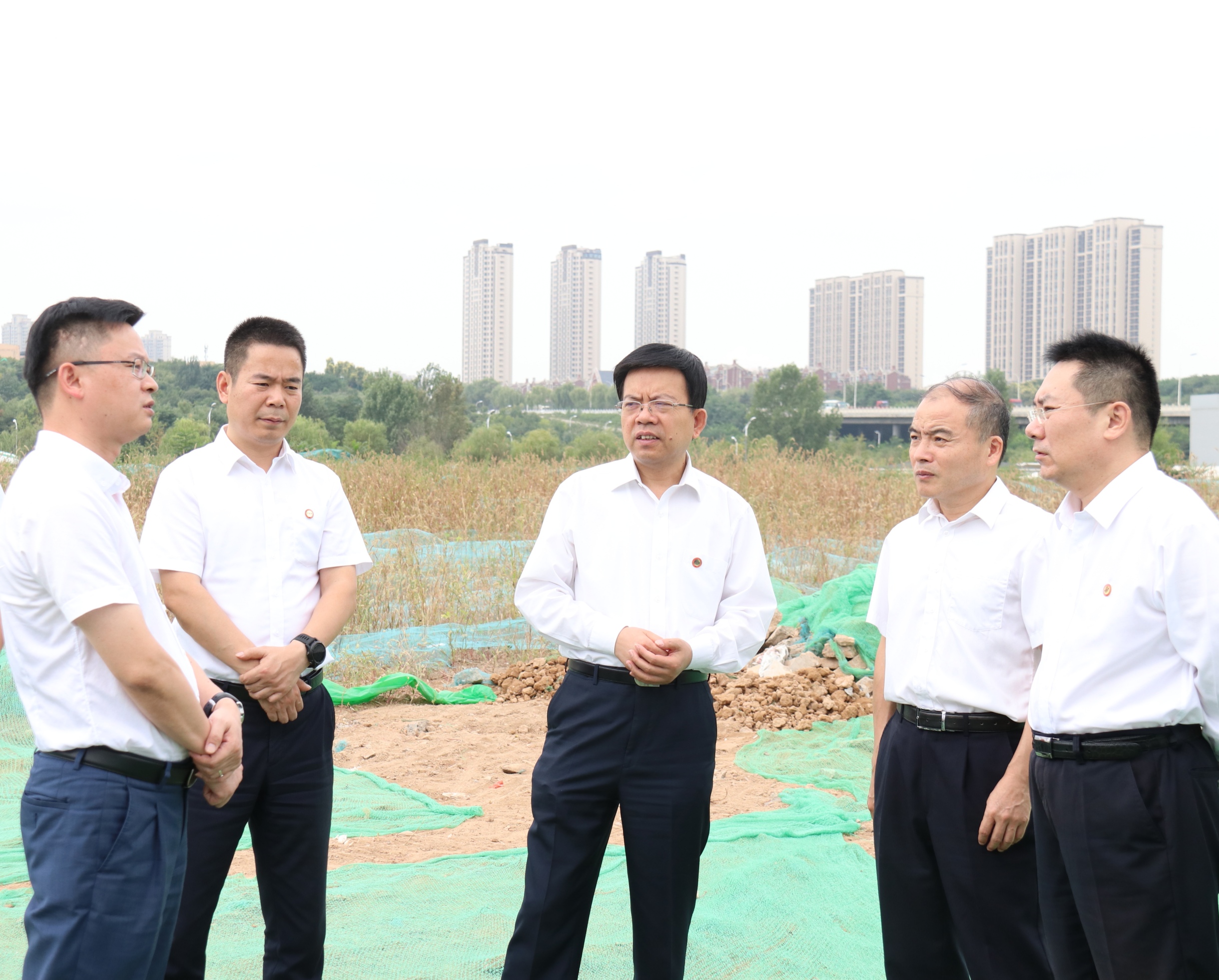 2020年9月14日，陕建控股集团党委书记、董事长张义光一行在公司和项目调研指导工作。